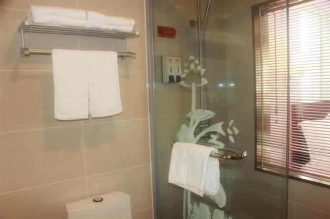 Shanghai Yiting 6+E Hotel - Lujiazui Phòng bức ảnh